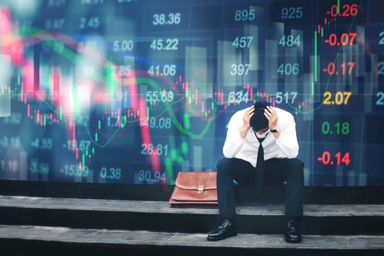 富腾优配 股价暴涨450%，鲁丽系把公司卖给股民了